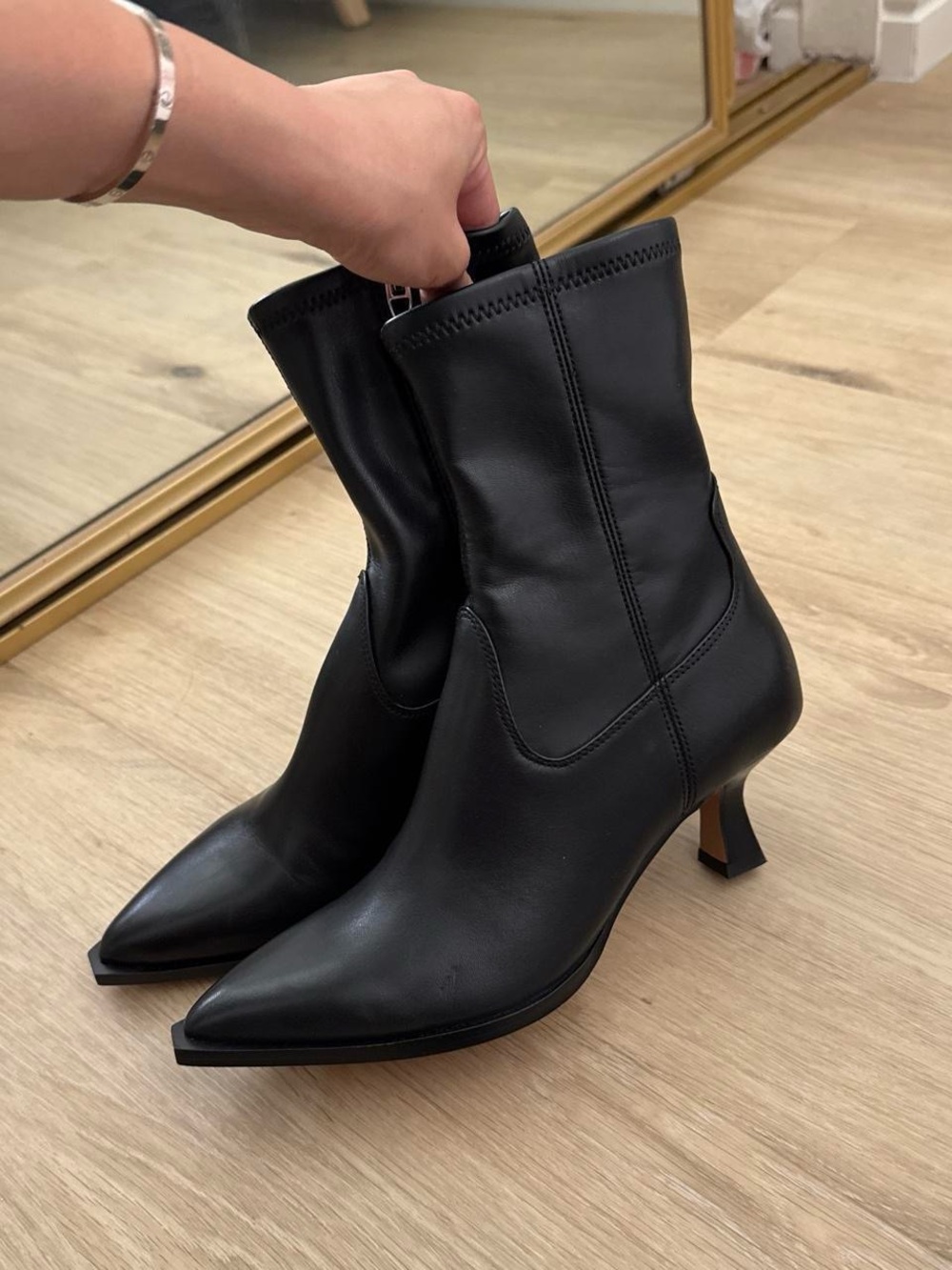 Dolce Vita Black Pointed-Toe Mid-Calf Heeled Boots